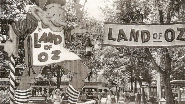 Land of Oz entrance.